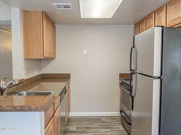3rd image of 101 S Players Club Dr APT 28203
