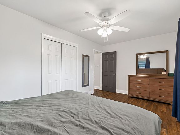 4th image of 900 NE 46th Ter