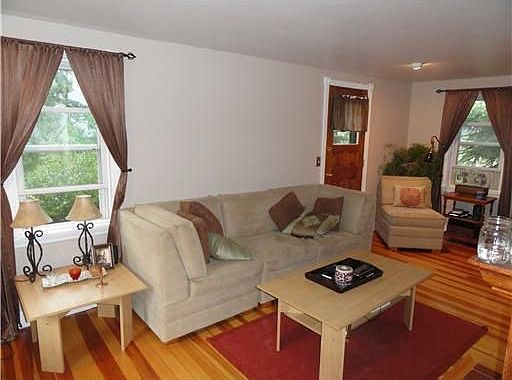 5th image of 296 Beachwood Dr