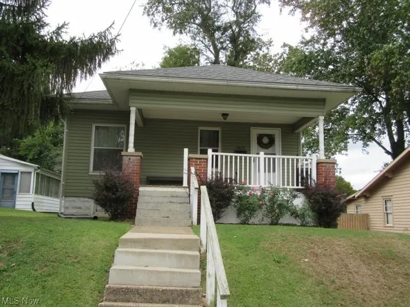 2427 Oakwood Ave, Zanesville, OH 43701