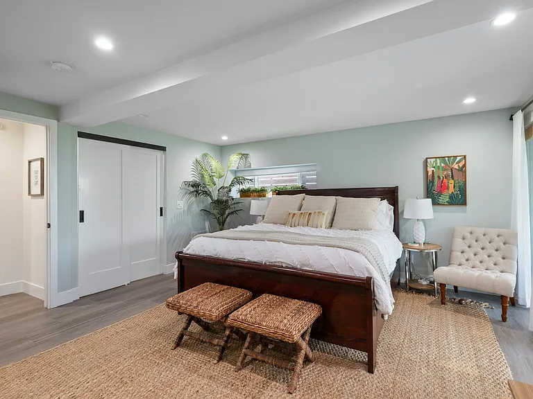 305 Neptune Ave — Photo 32