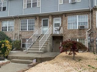174 Pond Way, Staten Island, NY 10303