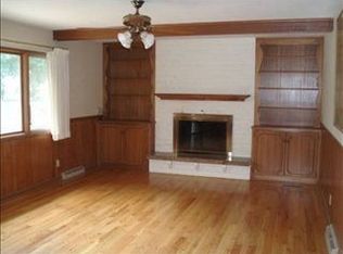 1911 SW 30th St, Topeka, KS 66611