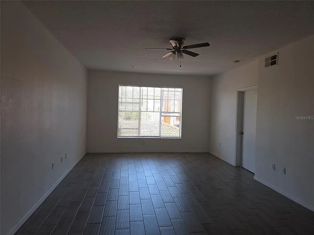 Photo 2 of 5 - 5554 Metrowest Blvd #202 - Orlando, FL Building Photo - 5554 Metrowest Blvd #202
