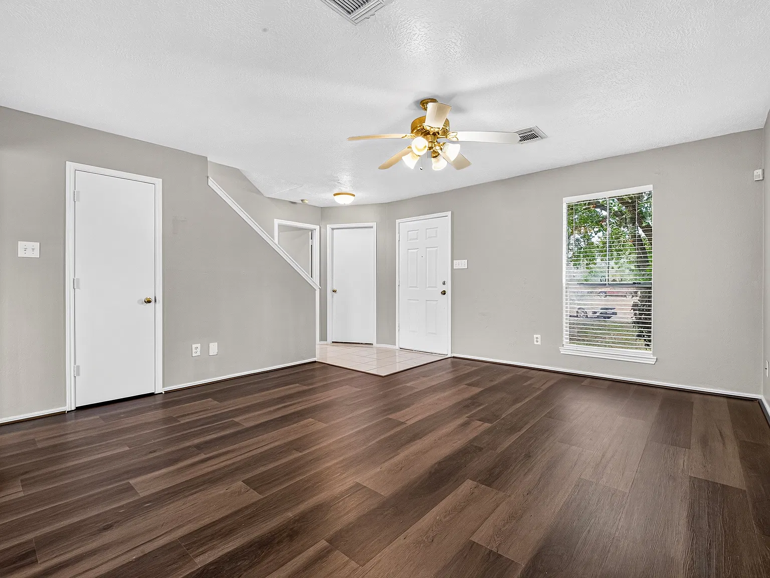 4 bed, 1792 sqft, $2,100 — Photo 3