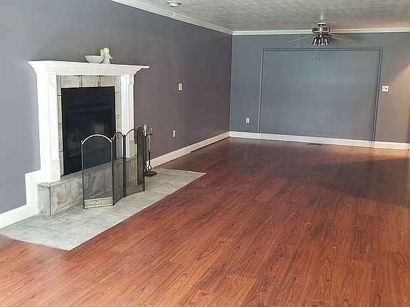 5th image of 8072 Woodholme Cir