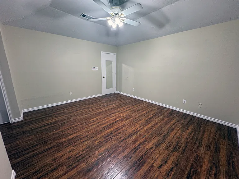 1200 Glyndon Dr — Photo 19