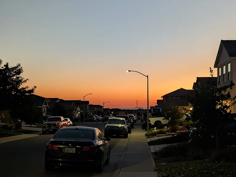 Experience the convenience of dedicated off-street parking and breathtaking sunset views right from home. Love nature? You're just steps away from a beautiful trail_perfect for morning jogs or evening strolls. The ideal blend of comfort and lifestyle.