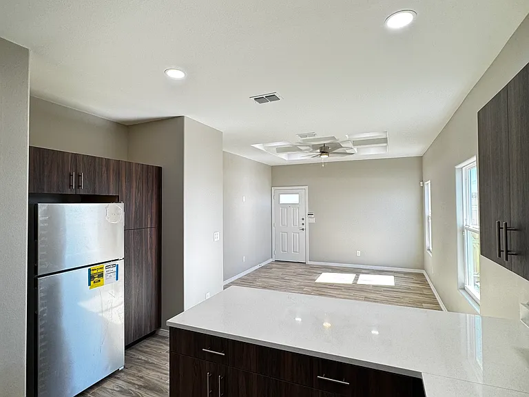 4208 Walnut Ave #2 — Photo 6
