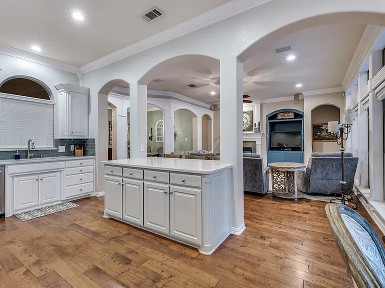 8533 Brandonwood Dr — Photo 13