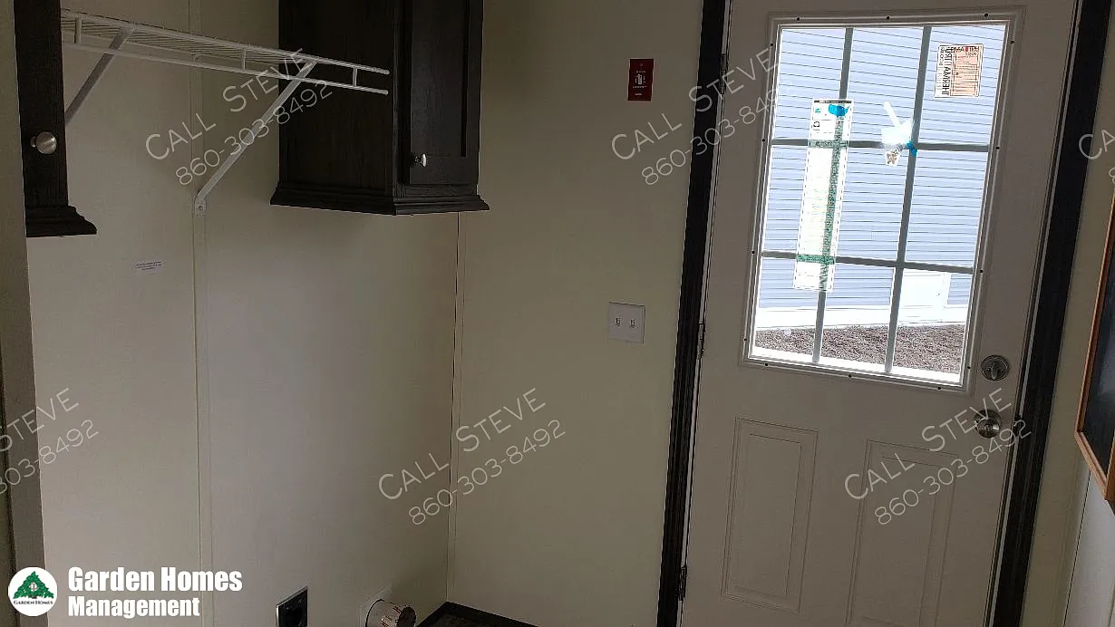 3 bed, 1344 sqft, $2,195 — Photo 4
