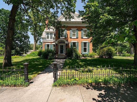 210 E Chestnut St, Bloomington, IL 61701 | MLS #11827332 | Zillow