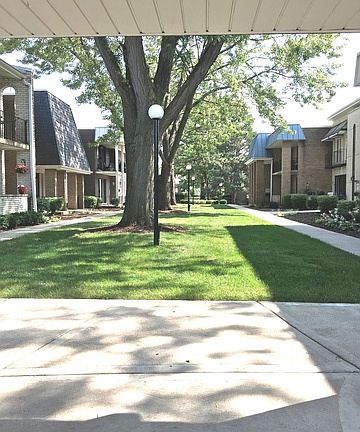 3rd image of 4117 W 98th St