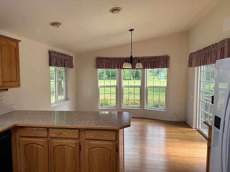 158 Village Dr — Photo 6