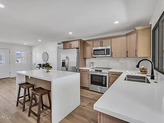 3517 E Hartford Ave — Photo 4