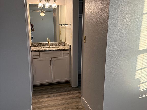 2nd image of 36 W 250 N