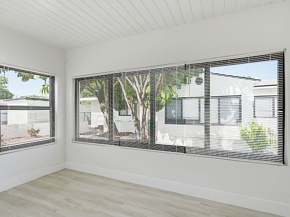 5th image of 2127 SW 19th Ter