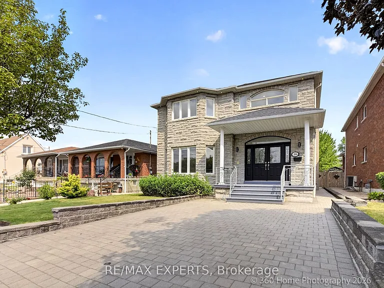38A Marcia Ave — Photo 2
