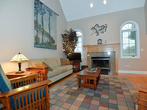 4th image of 24720 Rosewood Ln
