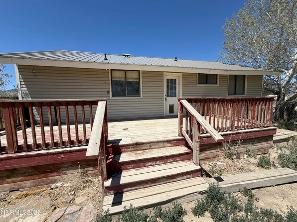 229 Cowboy Ct, Round Mountain, NV 89045