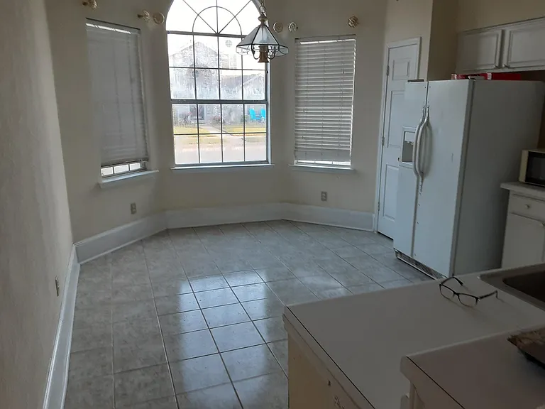 2304 Foothill Rd — Photo 3