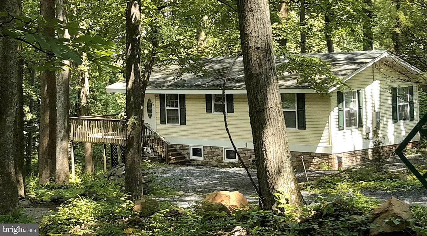 109 Red Robin Ln photo 1