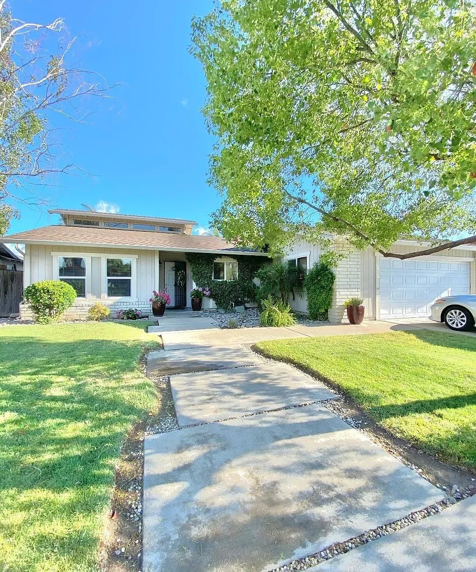 2212 Lavon Ln photo 1