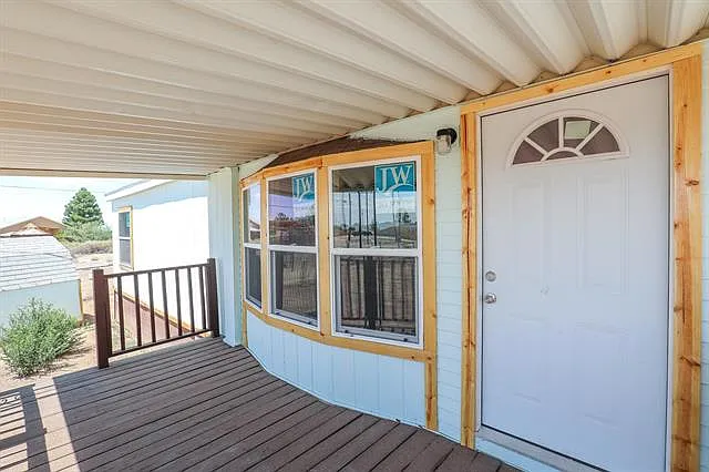 832 Travis Ct — Photo 2
