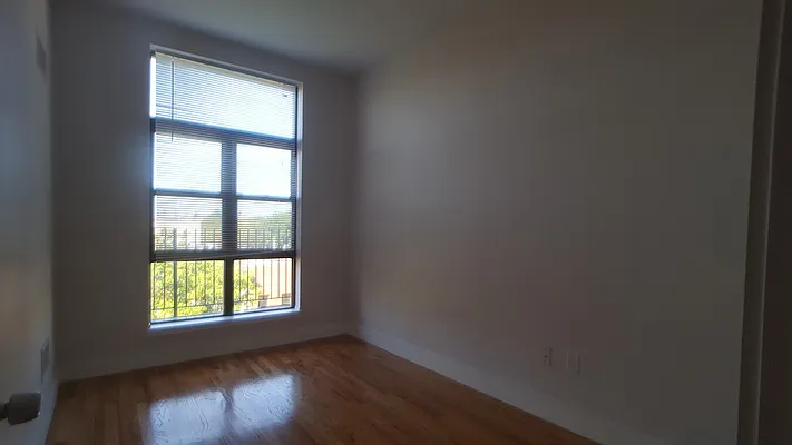 Rented by Evergreen Apartments BK | media 37