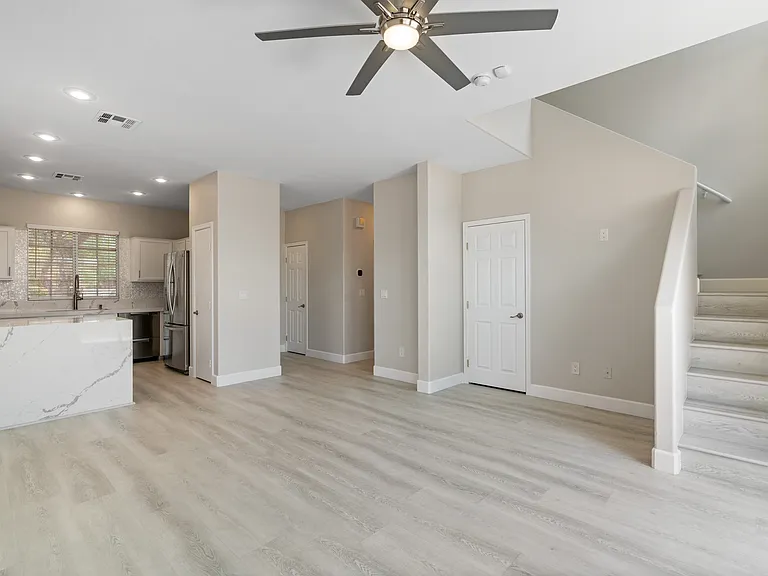 10713 Pipers Cove Ln — Photo 5