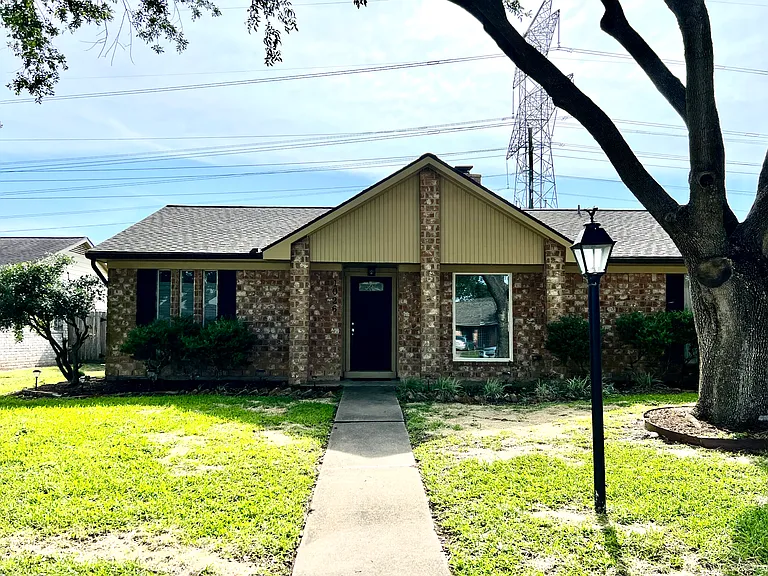 Welcome to 1026 Park Meadow Dr in Katy!