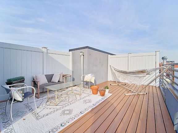 2nd image of 207 N 6th St APT 4R