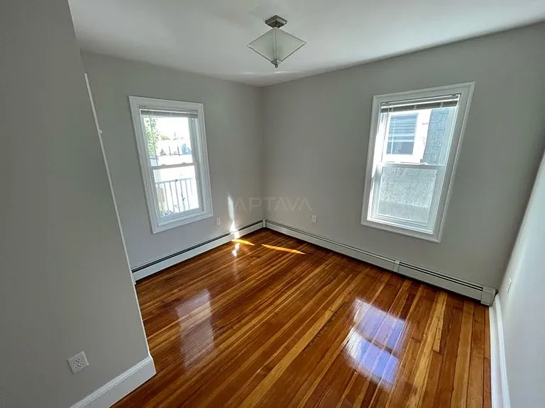 19 Harold St #3 — Photo 9