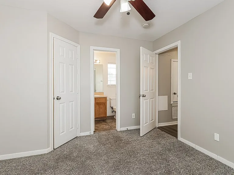 2130 Whittier Dr — Photo 10