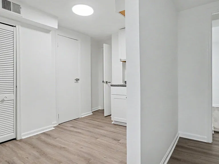 1028 Kenyon St NW — Photo 21