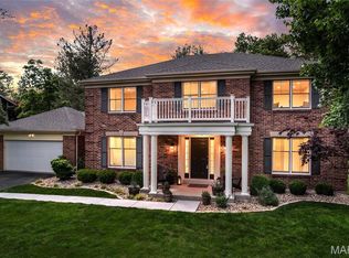 15049 Manor Creek Dr, Chesterfield, MO 63017