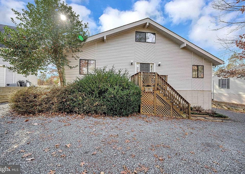 Welcome to 505 Monticello!