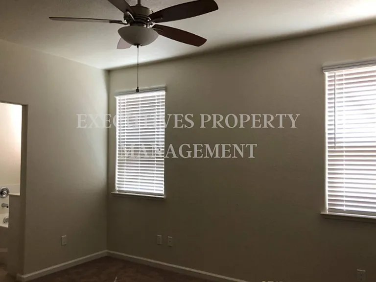 1470 Woodbury Ct — Photo 9