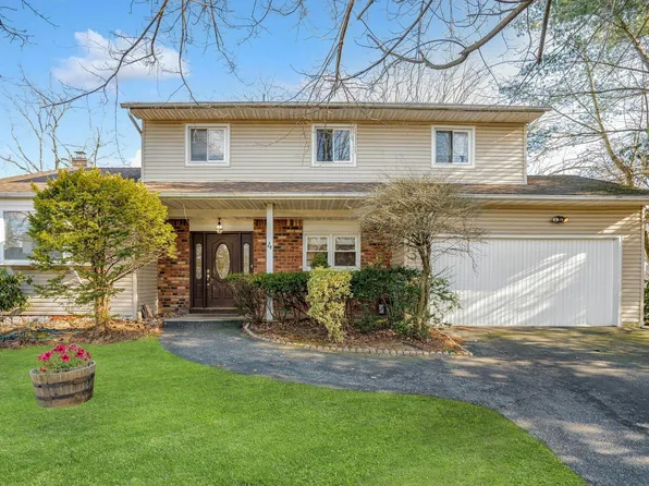 4 Elmore Place, East Northport, NY 11731