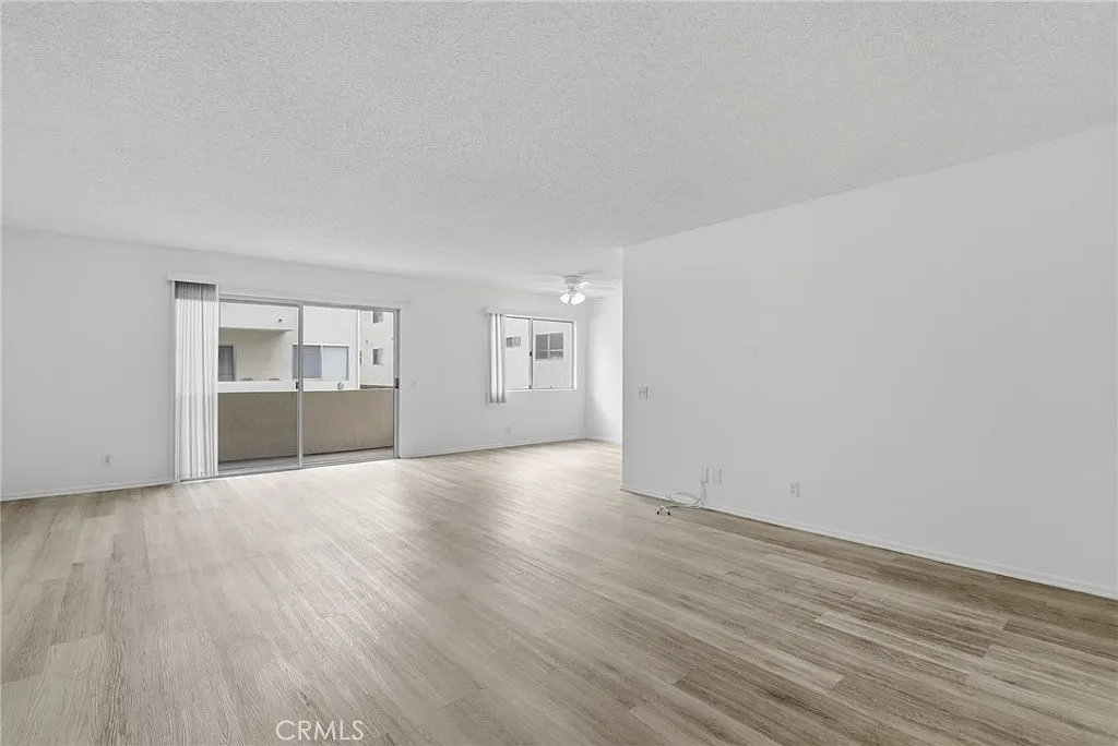 2 bed, 1233 sqft, $3,000 — Photo 3