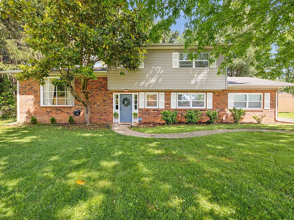 1st image of 906 Temple Ct