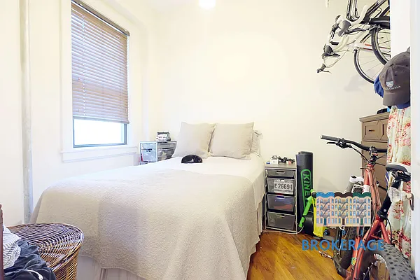 Rented by SBJ Brokerage, LLC | media 32