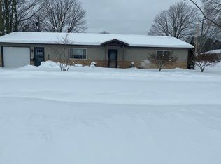 207 S Peach Ave, Hart, MI 49420
