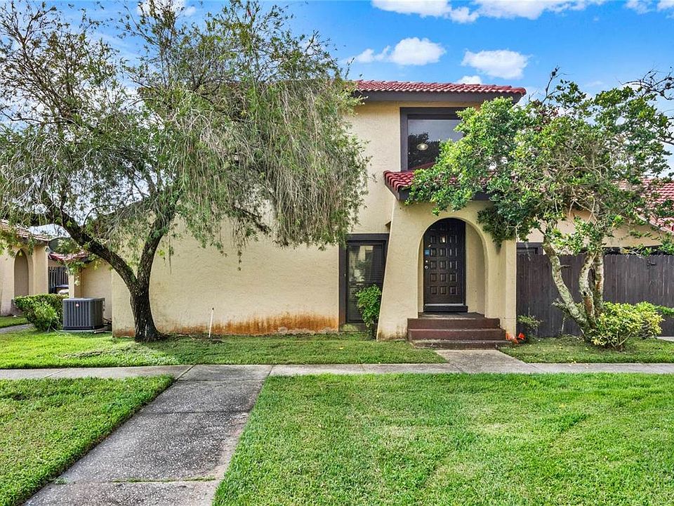1st image of 451 Hunter Cir
