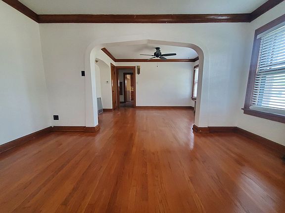 5th image of 502 W Oakland Ave S #421