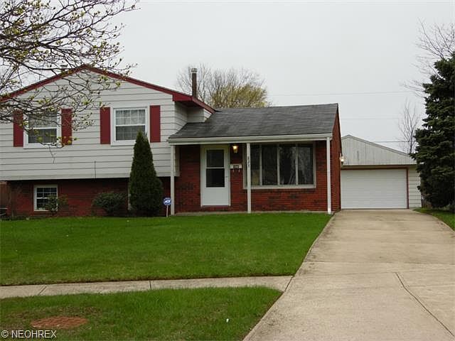 1st image of 823 Hollywood Dr