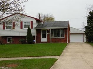 823 Hollywood Dr, Elyria, OH