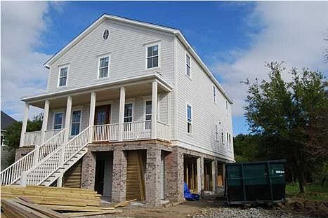 2nd image of 1038 Rivershore Rd