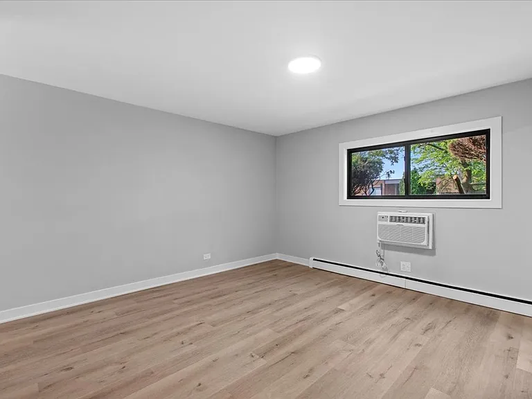1000 Orchard Luxury Apartments — Photo 36