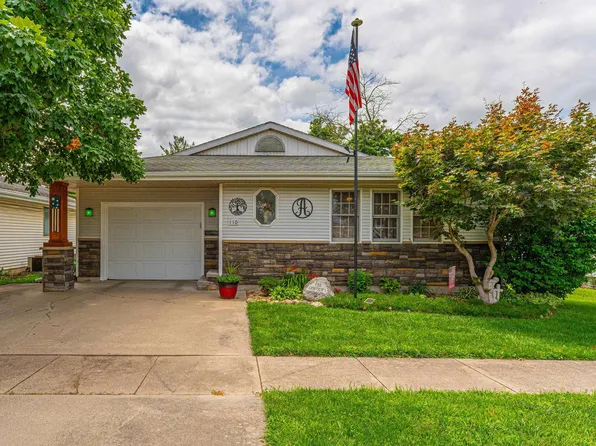 110 S Logan St, Mason City, IL 62664